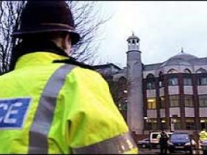 UK Guards Mosques